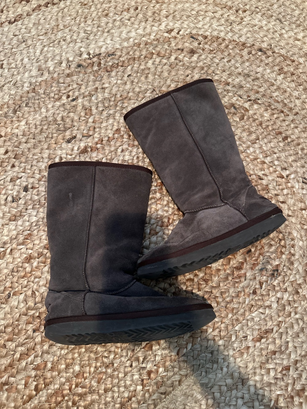 BROWN CLASSIC TALL UGG BOOTS